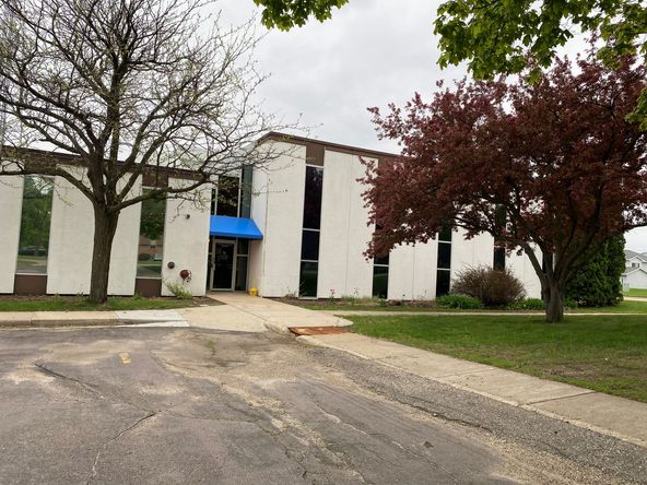 Waseca Office/Industrial - 299 Johnson Ave. - Lease: 299 Johnson Ave SW, Waseca, MN 56093